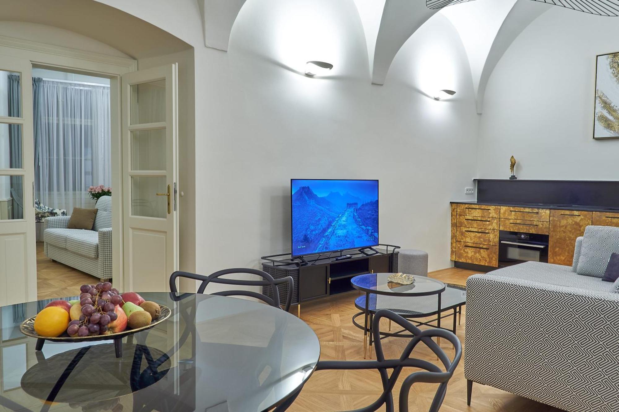 Hotel U 3 Pstrosu Прага Екстер'єр фото