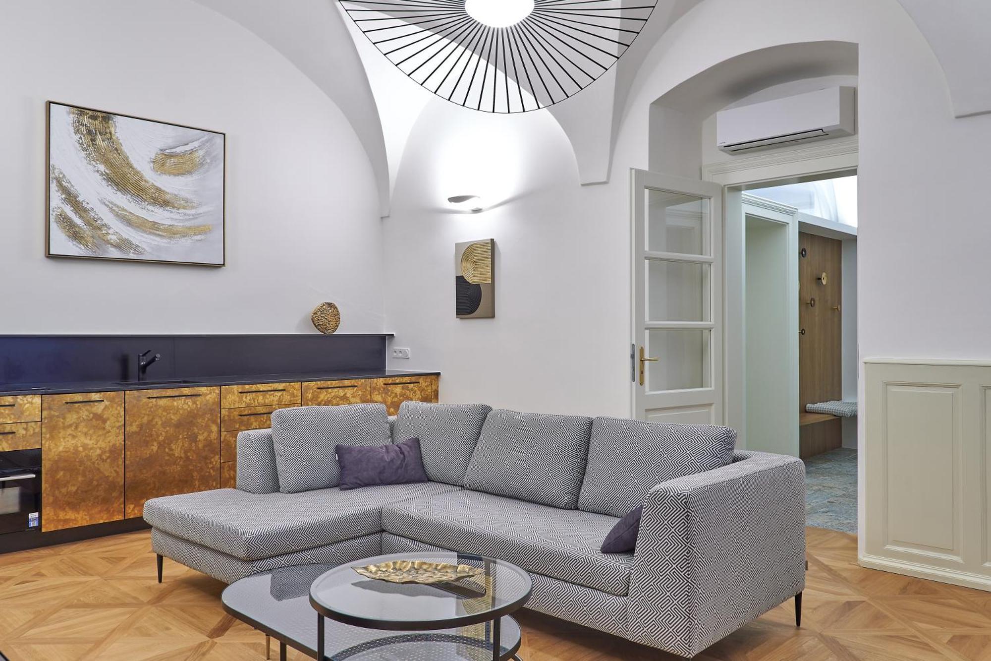 Hotel U 3 Pstrosu Прага Екстер'єр фото