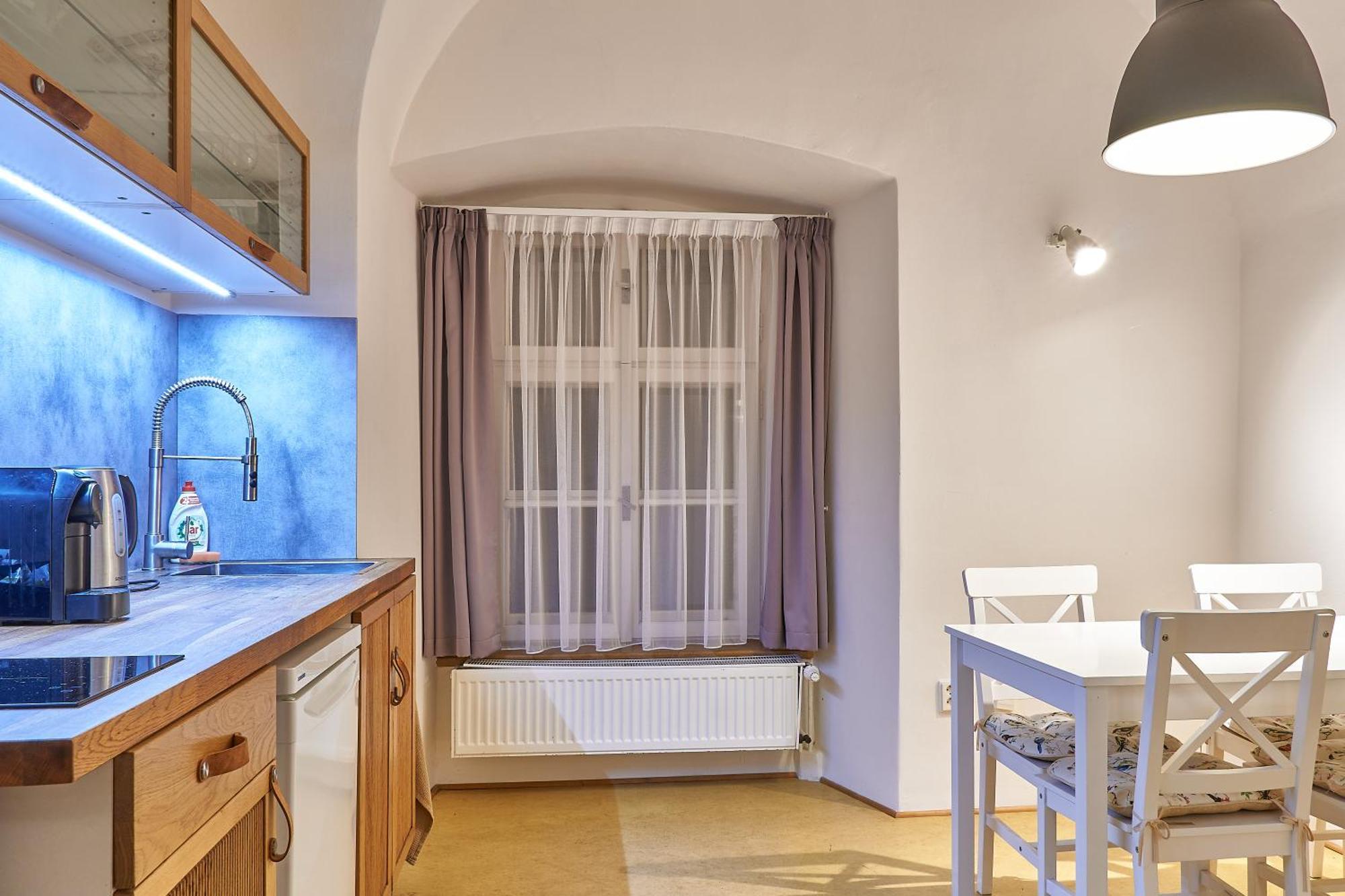 Hotel U 3 Pstrosu Прага Екстер'єр фото
