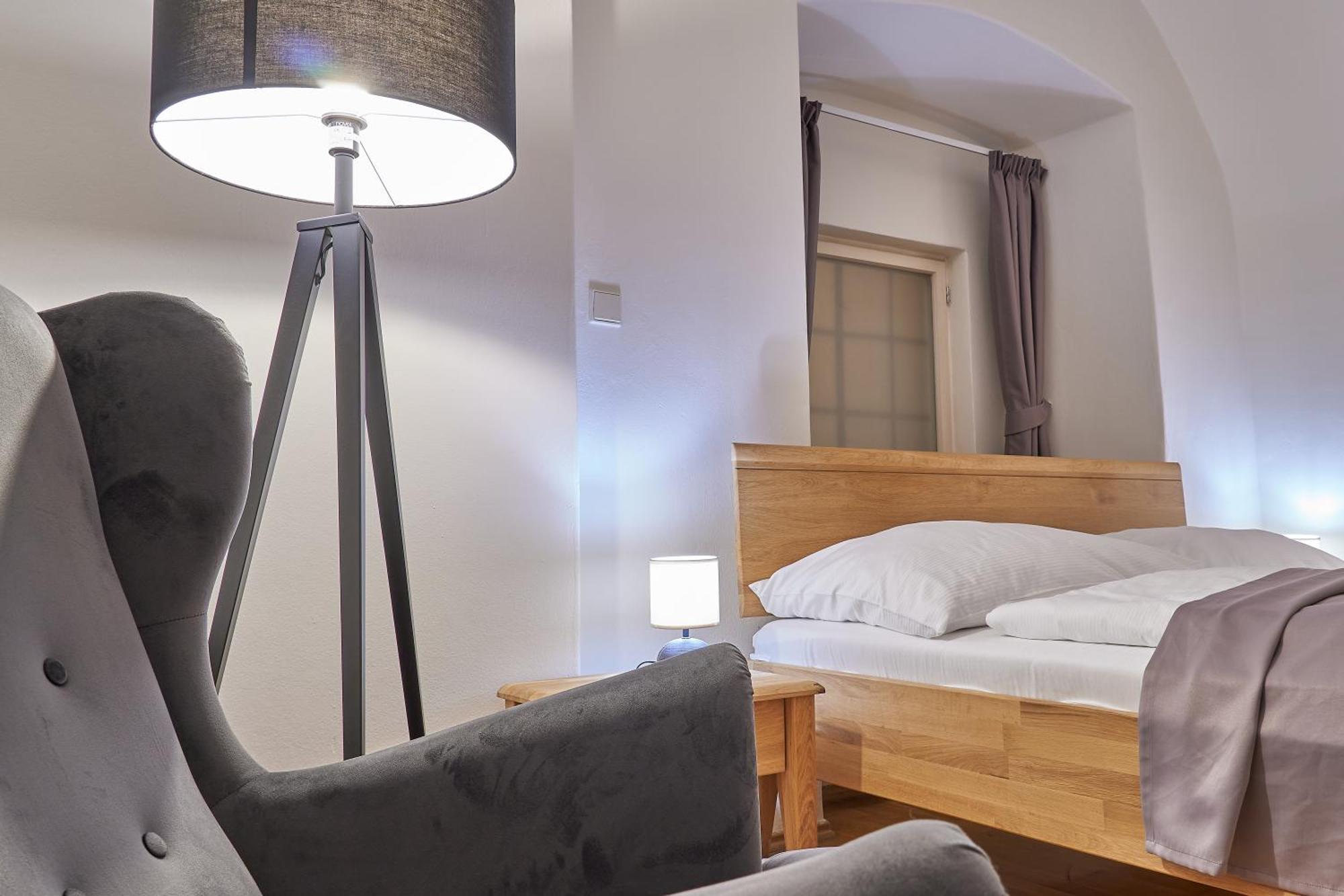 Hotel U 3 Pstrosu Прага Екстер'єр фото