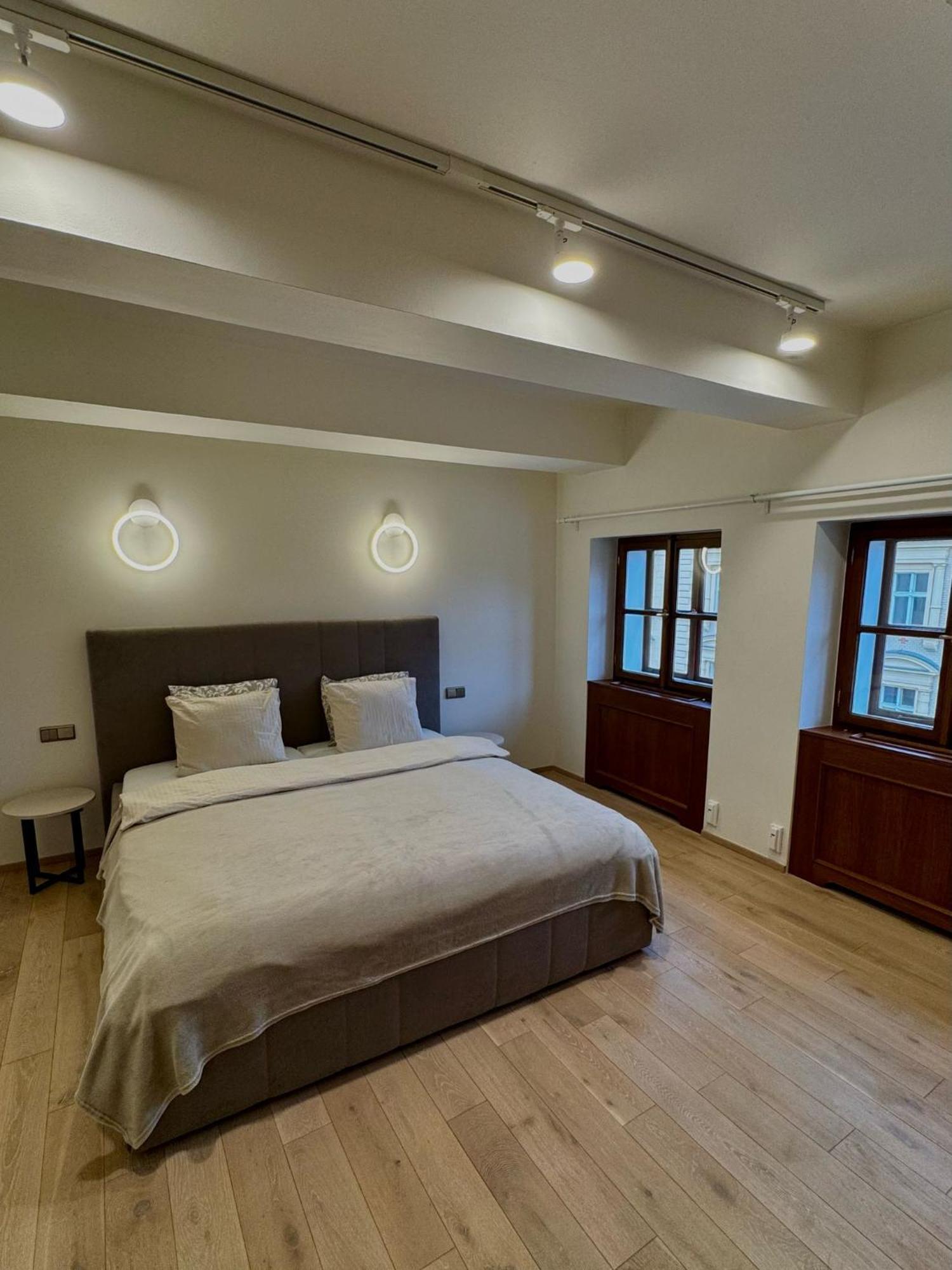 Hotel U 3 Pstrosu Прага Екстер'єр фото
